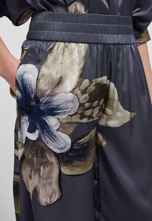 Dea Kudibal Margo silk floral print trousers in grey