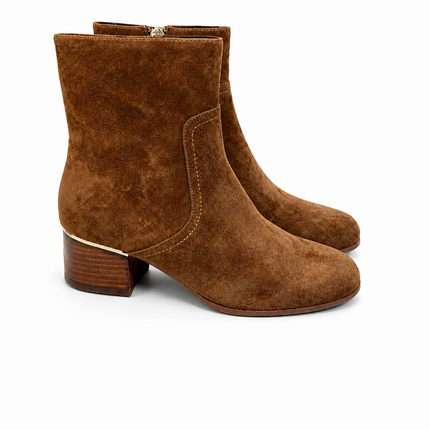 Lola Cruz Block Heel Boot - Chestnut