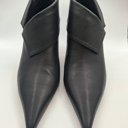 Lola Cruz 065T14BK low cut shoe boot