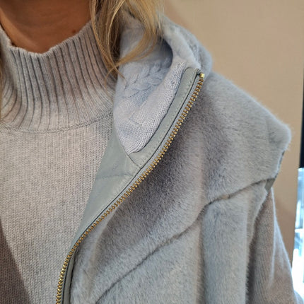 Max et Moi Valora faux fur gilet