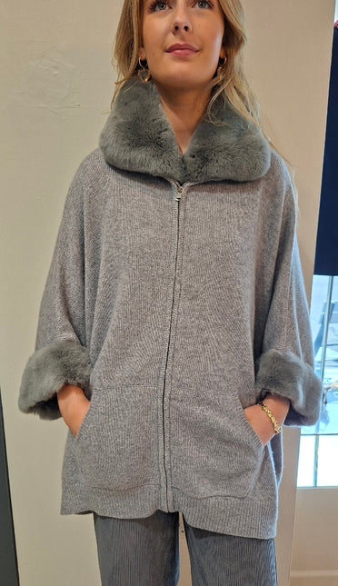 Max et Moi vent cape faux fur collar