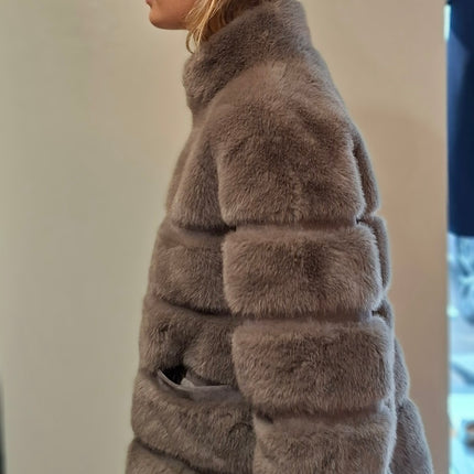 Estheme. WES25065HF faux fur jacket