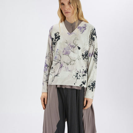 HIGH Amuse floral v neck knit. black/white floral and lilac floral
