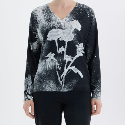 HIGH Amuse floral v neck knit. black/white floral and lilac floral