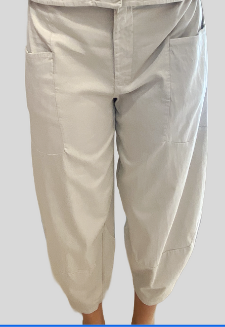 Transit 0247 trousers barrel cotton with patch pockets beige/sand
