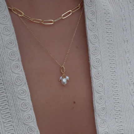 Mary K pearl cluster necklace