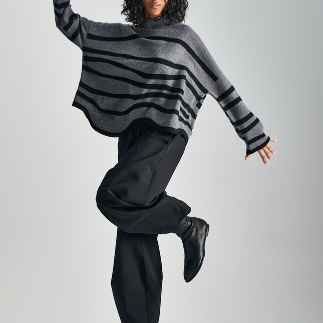Isik Ozgur 2634-01 WAVY PATTERN KNIT