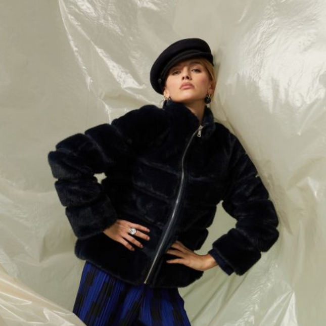 Estheme. WES25065HF faux fur jacket
